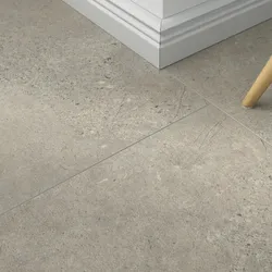 Klick-Vinyl Patio concrete – inkl. Dämmung & Fußleisten