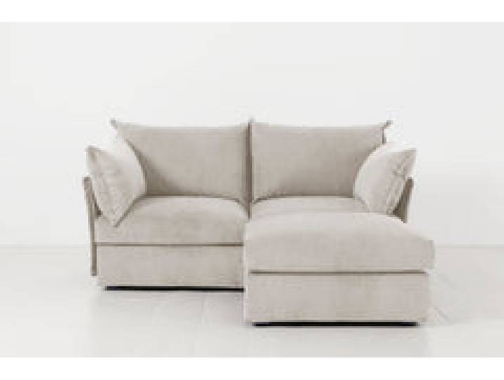 Zweisitzer-Sofa Model 06 mit Chaiselongue rechts, Kreideweiß