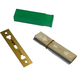Unger TR100 Glasschaber Klingen 10 cm Ersatzklingen aus extra scharf geschliffenem Kohlenstoff-Stahl, im Etui