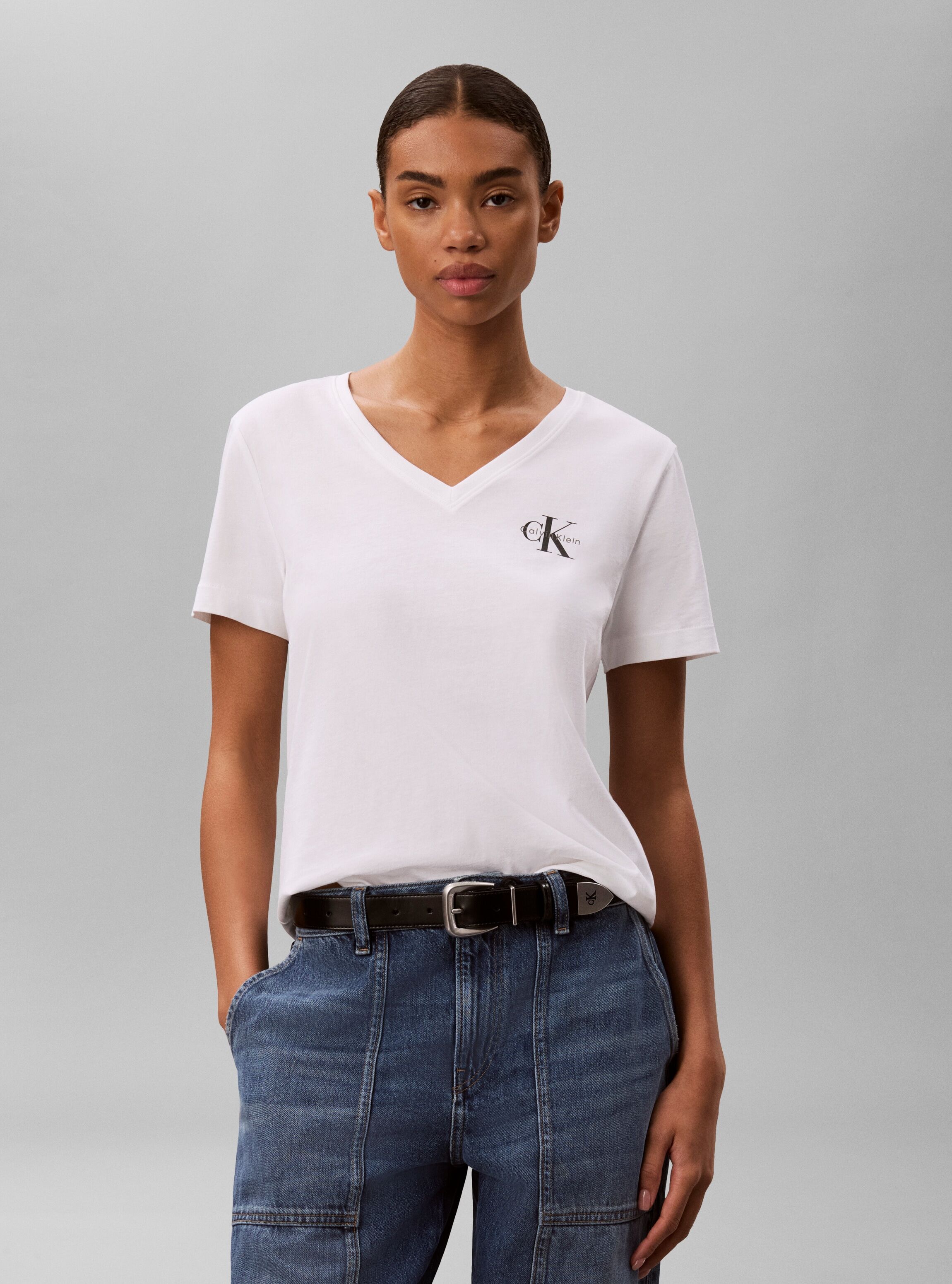 T-Shirt CALVIN KLEIN JEANS "MONOLOGO VNK 2PACK TEE", Damen, Gr. XS (36), weiss (heroic grau heather), Single Jersey, Obermaterial: 100% Baumwolle, klassisch normal, V-Ausschnitt, eingesetzt abgesteppte Kante, Shirts T-Shirt, Logoschriftzug heroic grau hea
