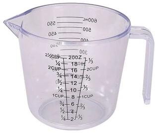 Uplift Essentials Plastic Measuring Cup With Pour Spout And Handle transparent 600ml