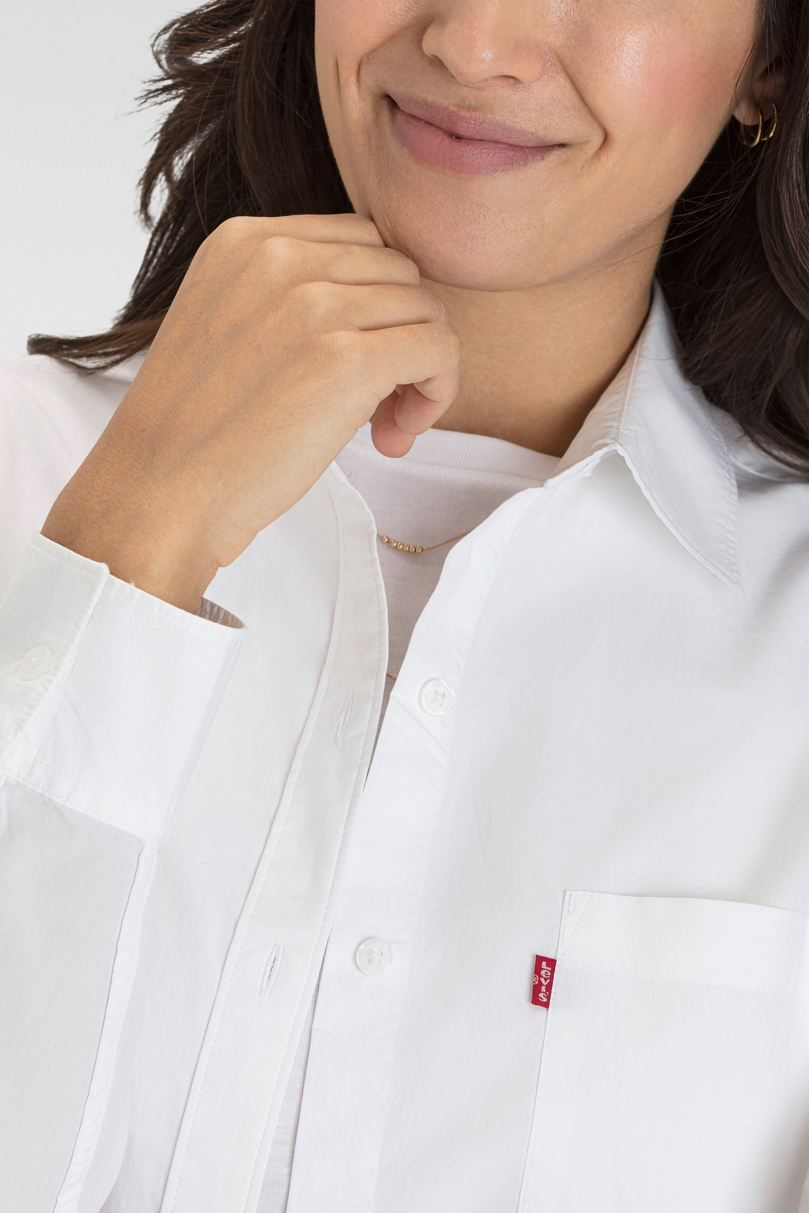 Jeansbluse LEVI'S "HARLIE BOYFRIEND SHIRT", Damen, Gr. XL (42), weiss (hellweiß), Web, Obermaterial: 100% Baumwolle, unifarben, relaxed fit Po-bedeckend, 2-Knopf-Manschette, Blusen Jeansbluse, mit Brusttasche hellweiß XL (42)