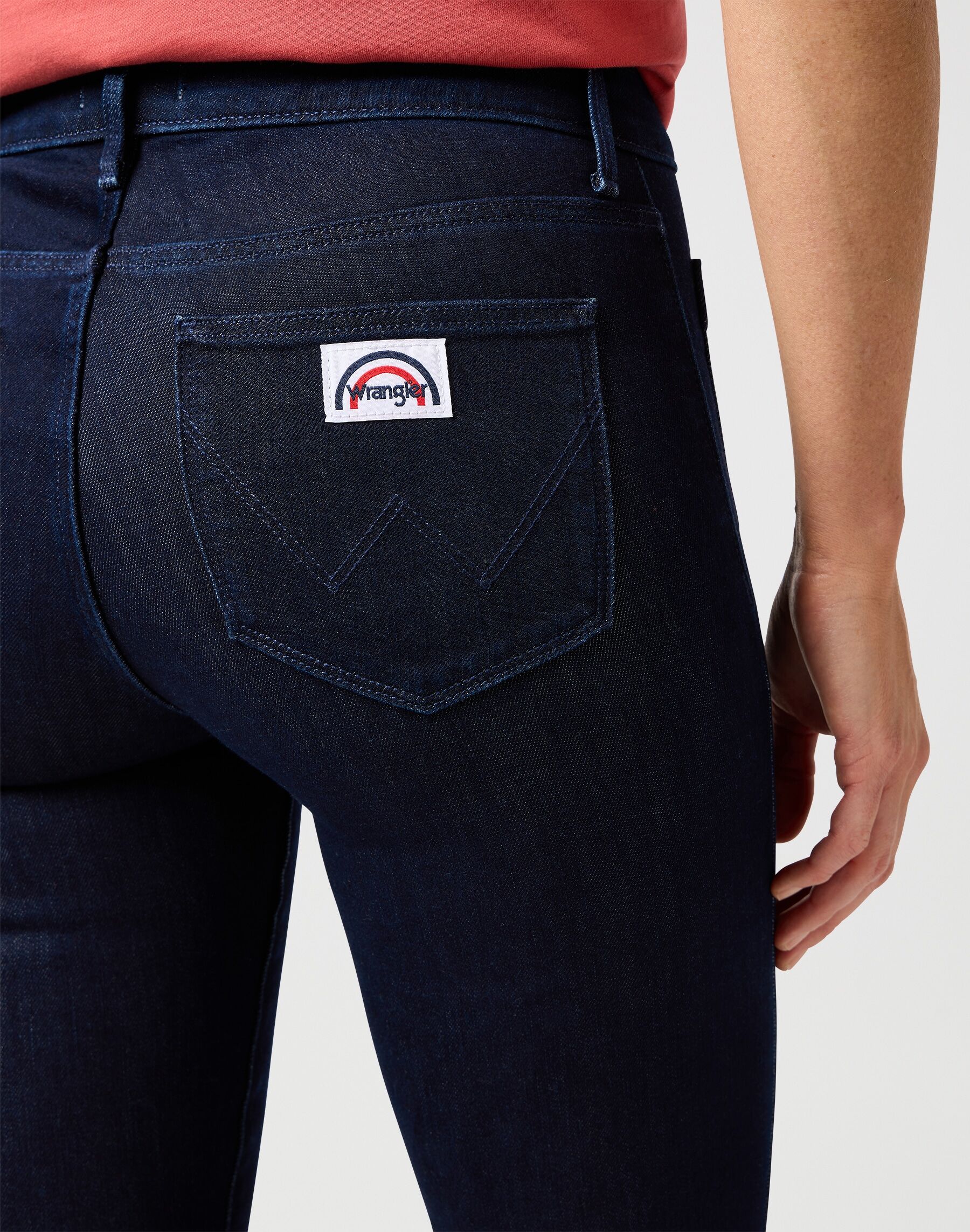 Wrangler "Flare" im Retro-Design mit ausgestelltem Bein soft_moonlight 32, Länge 34