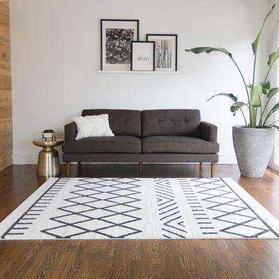 Carson Carrington Salsaker Geometric Area Rug