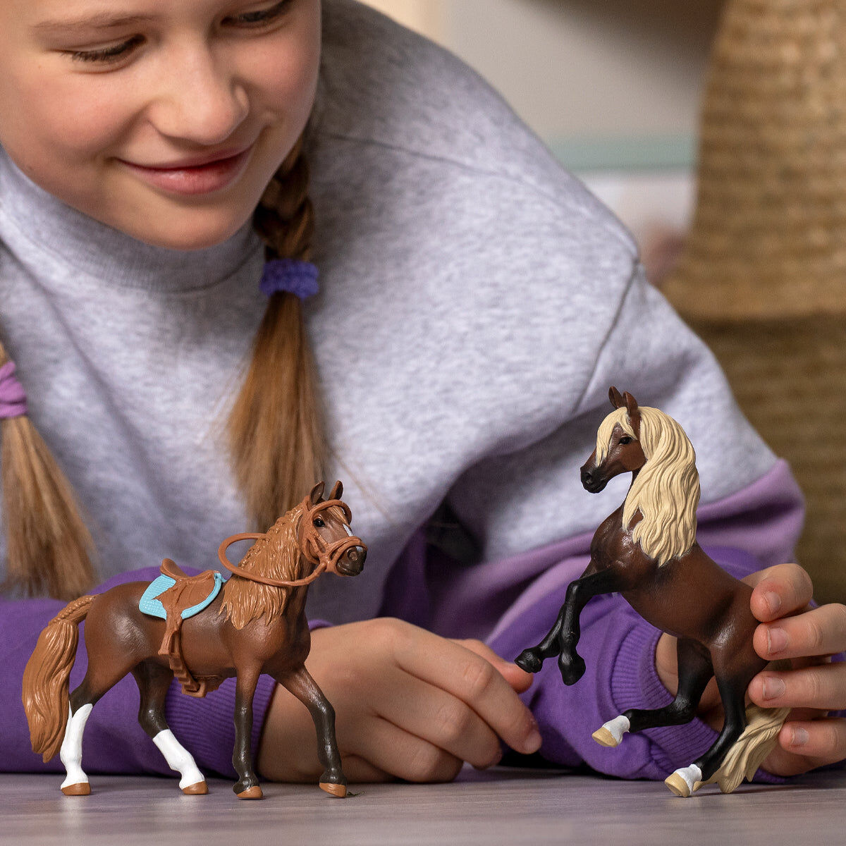Schleich Horse Club Paso Peruano Starter Set, 4-Piece Set for Children, Ages 5-12, Compatible with Other Schleich Horse Club Figures and Playsets