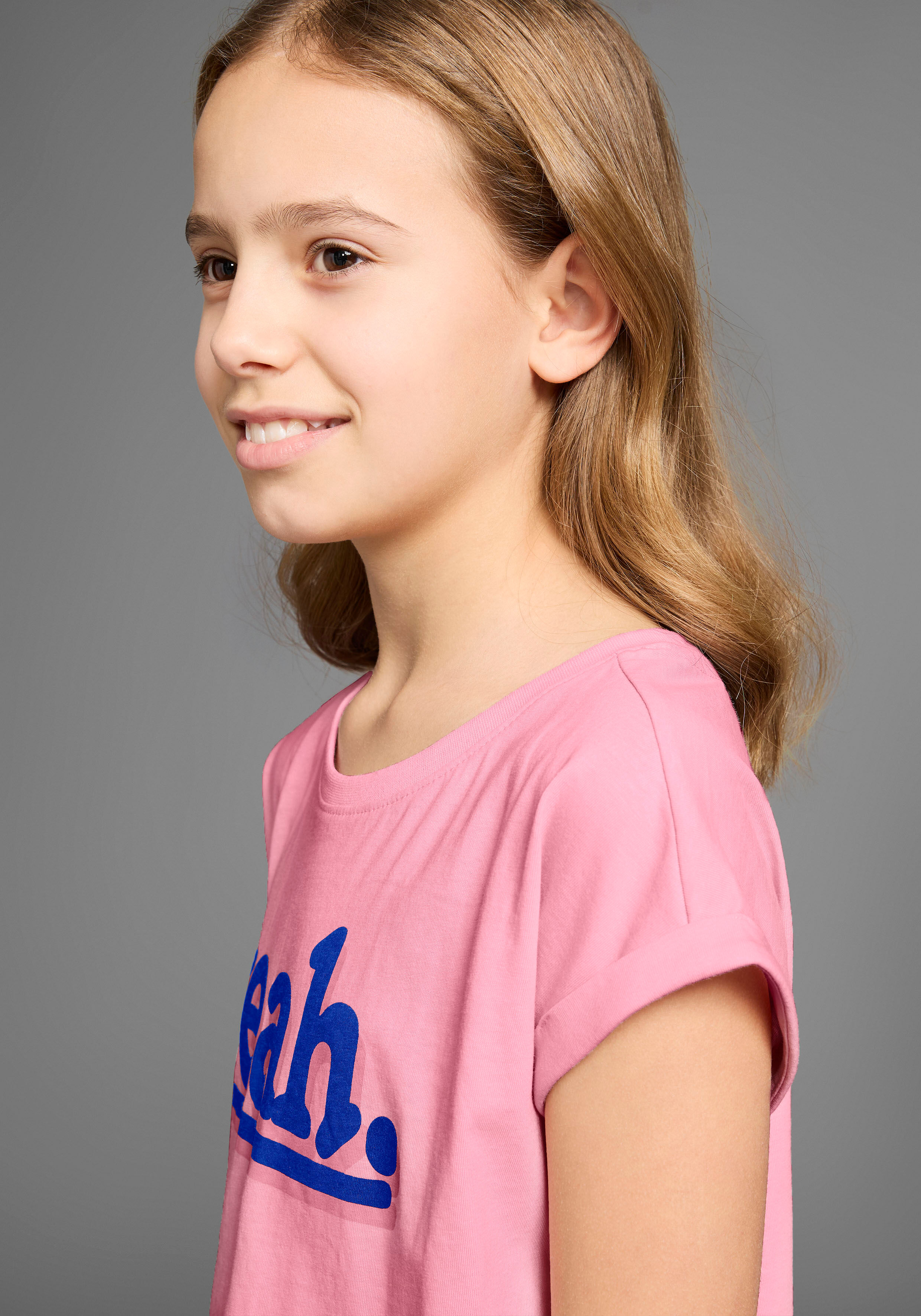 T-Shirt KIDSWORLD "Sprücheshirt mit überschnittener Schulter", Mädchen, Gr. 176/182, rosa, Single Jersey, Obermaterial: 100% Baumwolle, bedruckt, Basic, Rundhals, angeschnitten Umschlagsaum, Shirts T-Shirt, T-Shirt "YEAH" print rosa 176/182