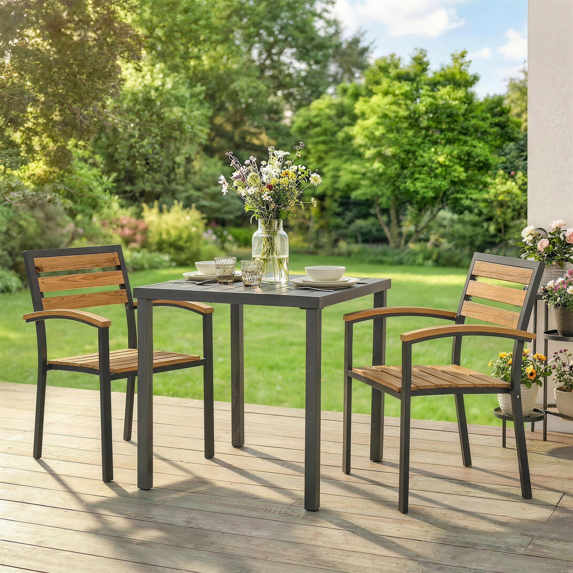 Outsunny Set di 2 Sedie Impilabili da Esterno in Legno con Finitura Naturale.   Aosom Italy