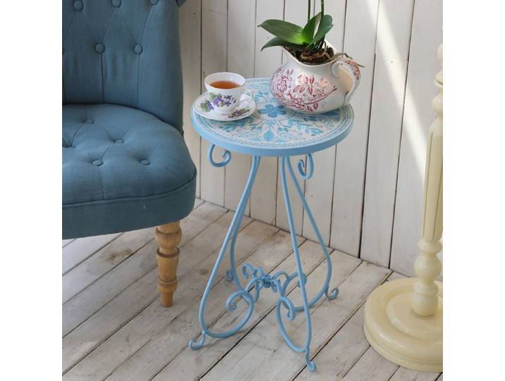 Table ronde en fer forgé, comptoir en carrelage, mobilier de balcon, de terrasse, tables basses, décoration de jardin, mobilier de salon