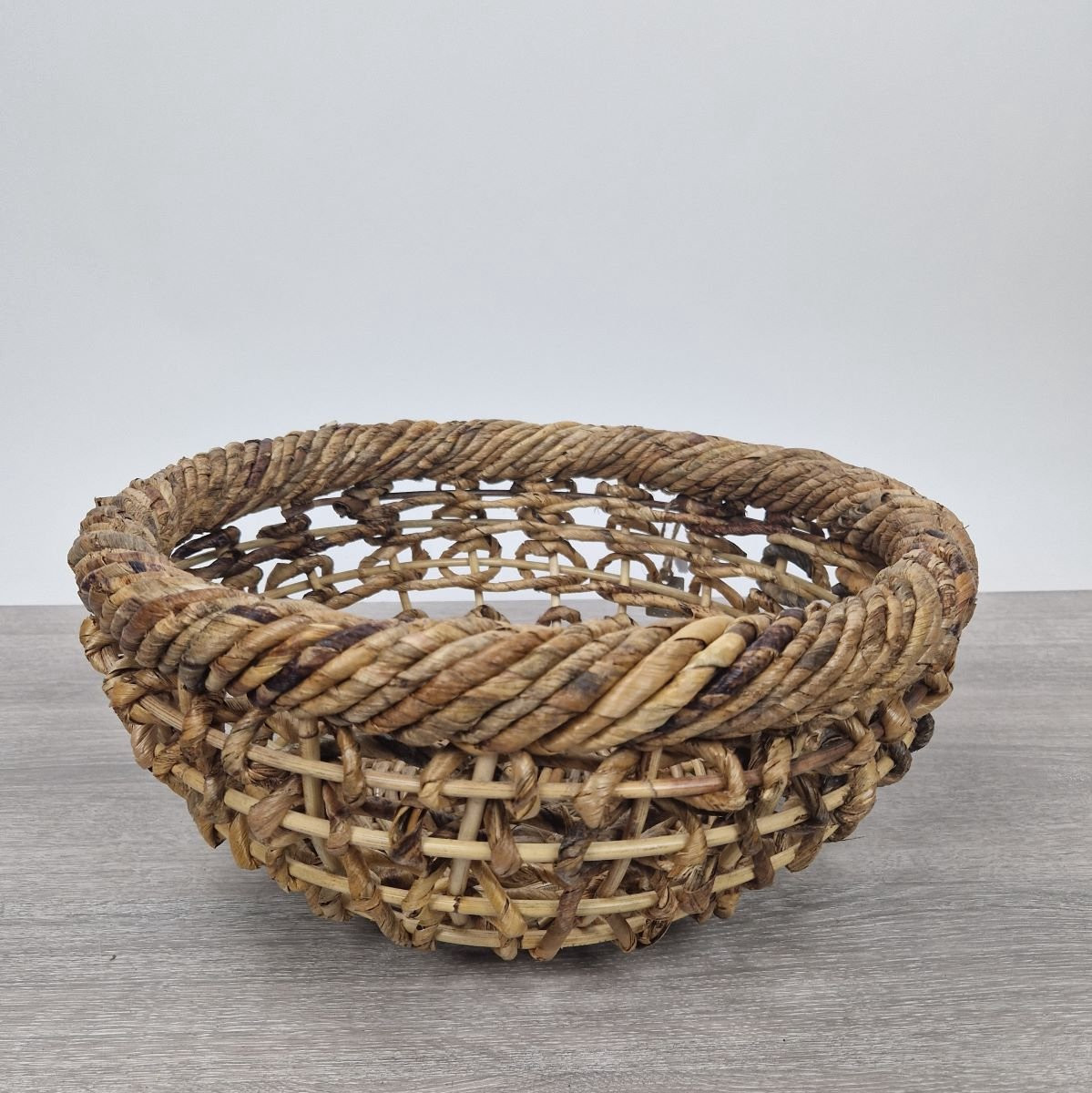 MigoStyling Ronde rieten mand/schaal voor fruit of decoratie, Diameter: 42 cm, Hoogte: 18 cm
