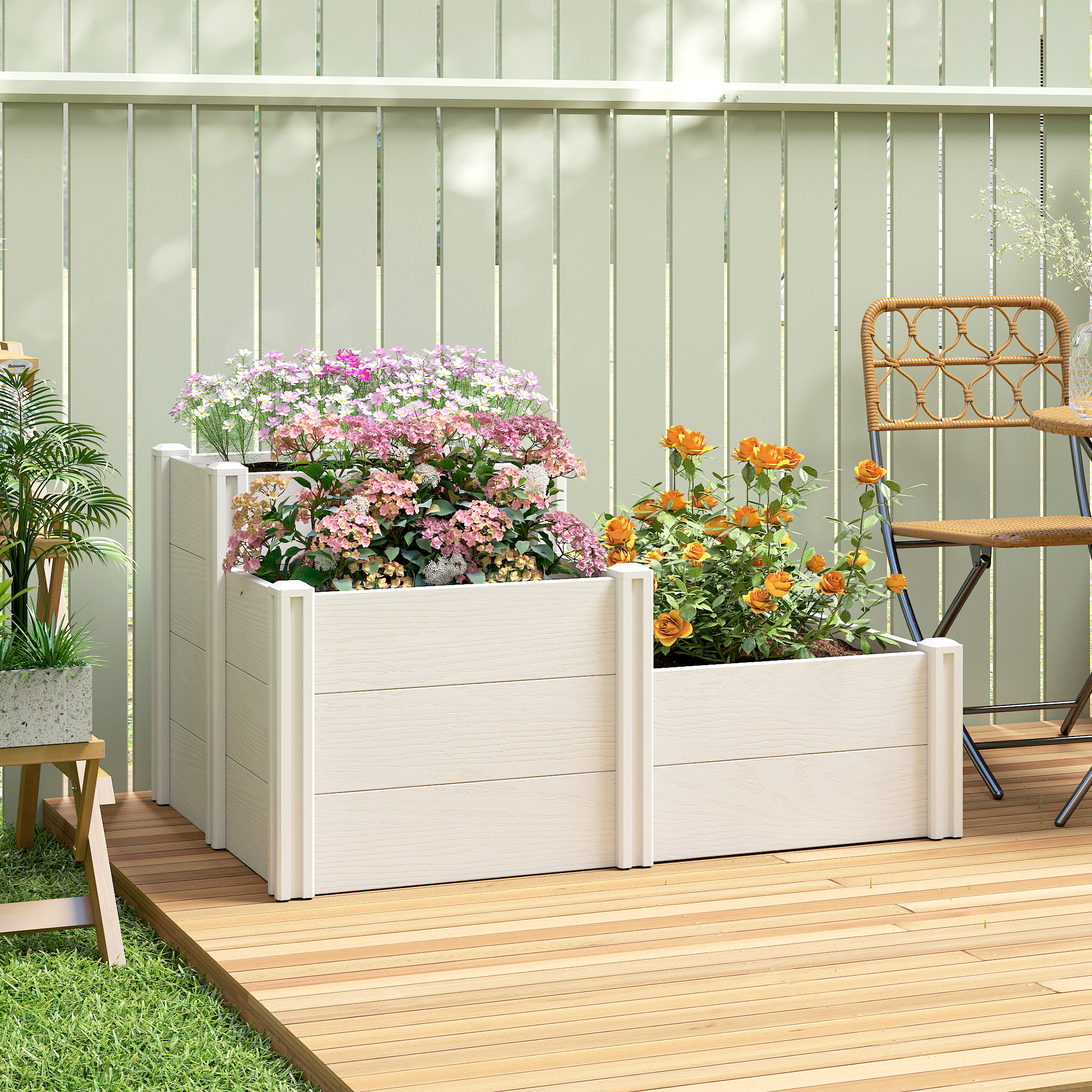 Outsunny Letto Rialzato a 3 Livelli Impilabile da Giardino con Fondo Aperto, Aiuola Modulare per Erbe, in Plastica, Bianco   Aosom Italy