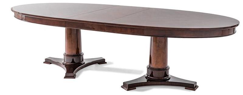 Eleganter ovaler Esstisch mit ausziehbaren Tischplatten und Säulen