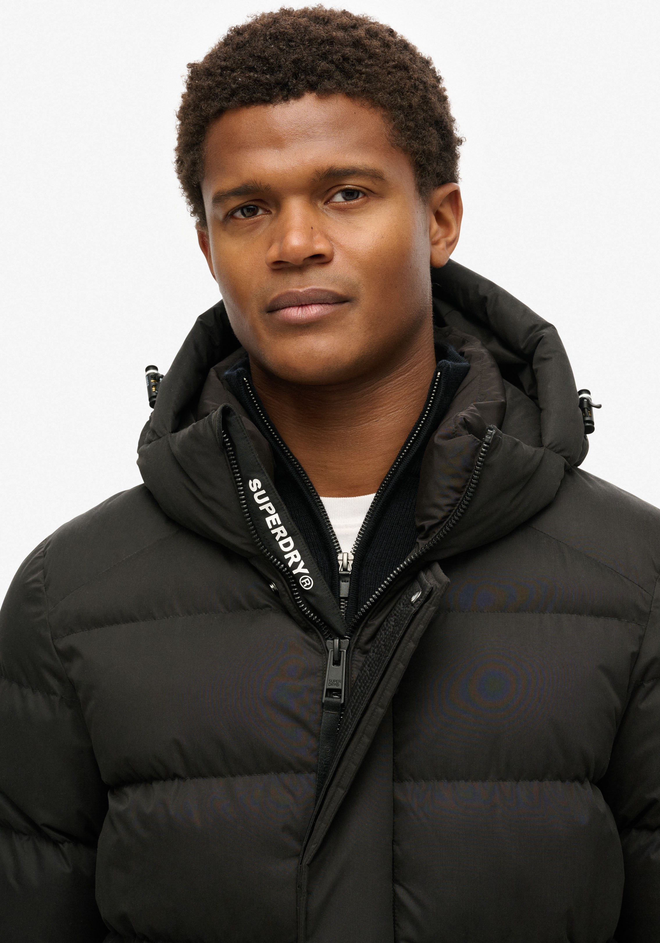 Steppjacke SUPERDRY "HOODED MICROFIBRE SPORT PUFFER", Herren, Gr. S, schwarz, Web, Obermaterial: 100% Polyester, unifarben, relaxed fit normal, Jacken Steppjacke, Relaxed Fit, aus Polyester, pflegeleicht, unifarben schwarz S