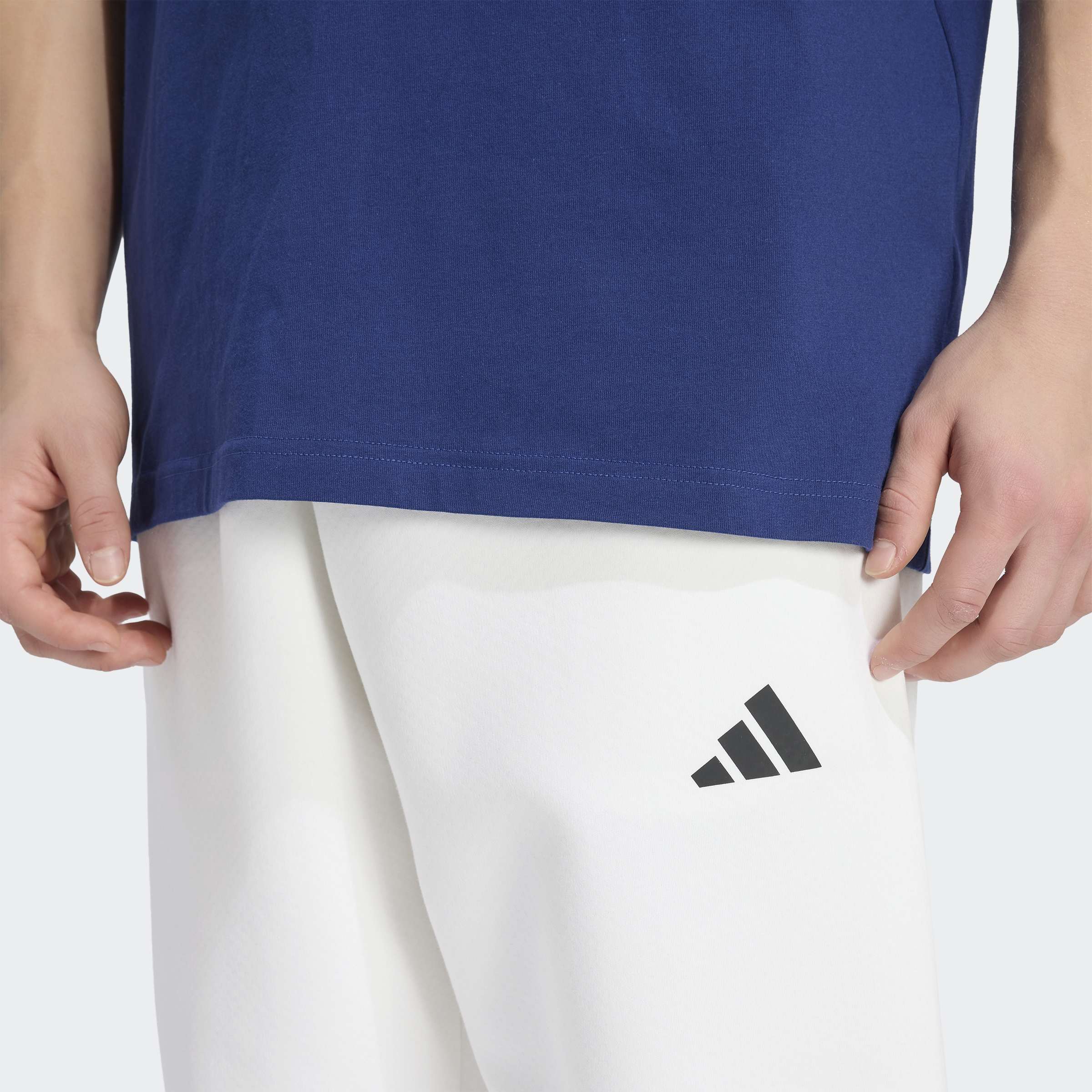 Sporthose ADIDAS SPORTSWEAR "ADIDAS Z.N.E", Damen, Gr. XXL, N-Gr, weiss (weiß, normal, gr.), Obermaterial: 57% Polyester, 43% Baumwolle, Hosen Sporthose weiß, normal, gr. XXL, N-Gr