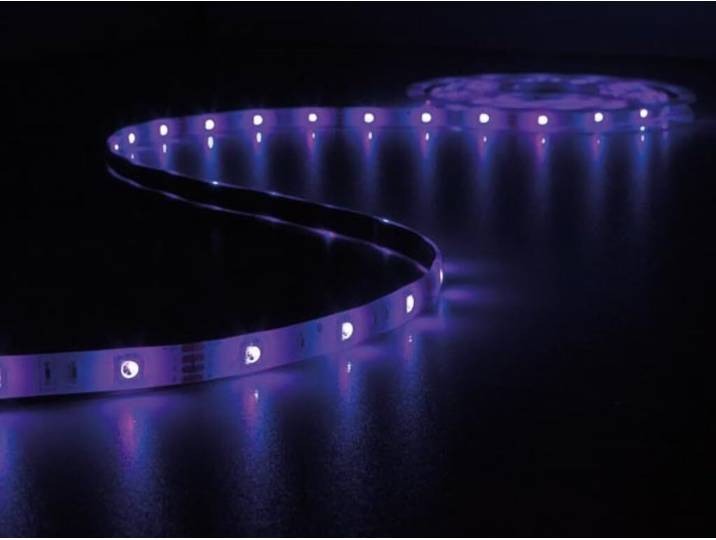 Kit Avec Bande Led Flexible Insonorisée\, Contrôleur Et Alimentation - Rgb - 150 Leds - 5 M - 12 Vdc