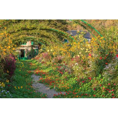 Fototapete PAPERMOON "MONETS GARTEN-GIVERNY BLUMEN ALLEE PERGOLA KÜNSTLER WEG", bunt, B:4,5m L:2,8m, Vlies, Tapeten