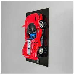 iDisplayit Acryl-Wand-Halterung für LEGO 42143 Ferrari Daytona SP3 (Mit schwarzem Hintergrund)