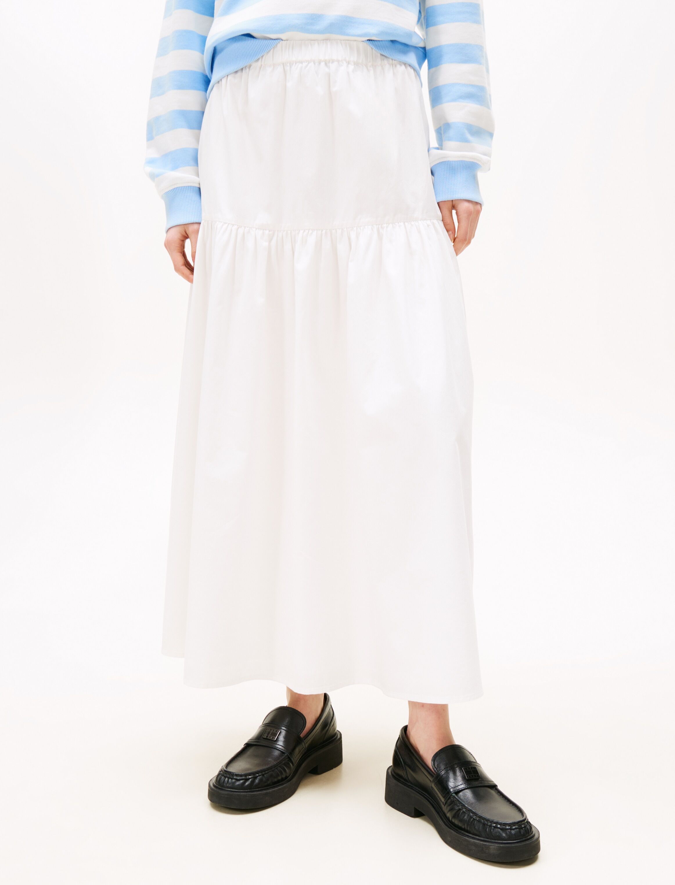 Maxirock TOMMY JEANS "TJW POPLIN TIERED MAXI SKIRT", Damen, Gr. XS (34), beige (ecru), Web, Obermaterial: 100% Baumwolle, unifarben, A-Linie knöchellang, Röcke Maxirock