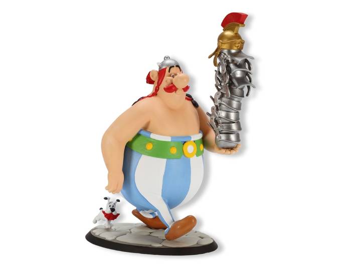 Obelix Pile De Casques Et Idefix
