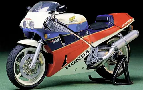 Tamiya 300014057 Honda VFR 750R 1987 Motorradmodell Bausatz 1:12