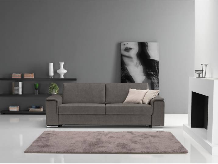 Schlafsofa EGOITALIANO Cecilia, modern & elegant, erstklassiger Sitzkomfort, Dauerschläfer , grau (smoke), B:234cm H:85cm T:102cm, Luxus-Micofaser Lederoptik (100% Polyester) ist ein neues technisches Gewebe mit einem visuellen und taktilen Aspekt, der dem Nubuk sehr nahe kommt, mit innovativen Eigenschaften. Seine außerordentliche Weichheit kommt von einem exklusiven Produktionsprozess, der Unreinheiten und Unregelmäßigkeiten beseitigt. Das Ergebnis ist eine bemerkenswert samtige Faser, die durch das Vorhandensein von Körnern verstärkt wird. Von der einfarbigen Eleganz der warmen Farben und der Vielfalt an trendigen Farben, die es zu seiner eigenen Stärke und Persönlichkeit machen., Sofas, Schlafsofa, inkl. Matratze und hochwertigem Metallbettrahmen, toller Schlafkomfort