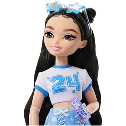 Barbie DREAM BESTIES WEEKEND GETAWAY RENEE Doll and Accessories