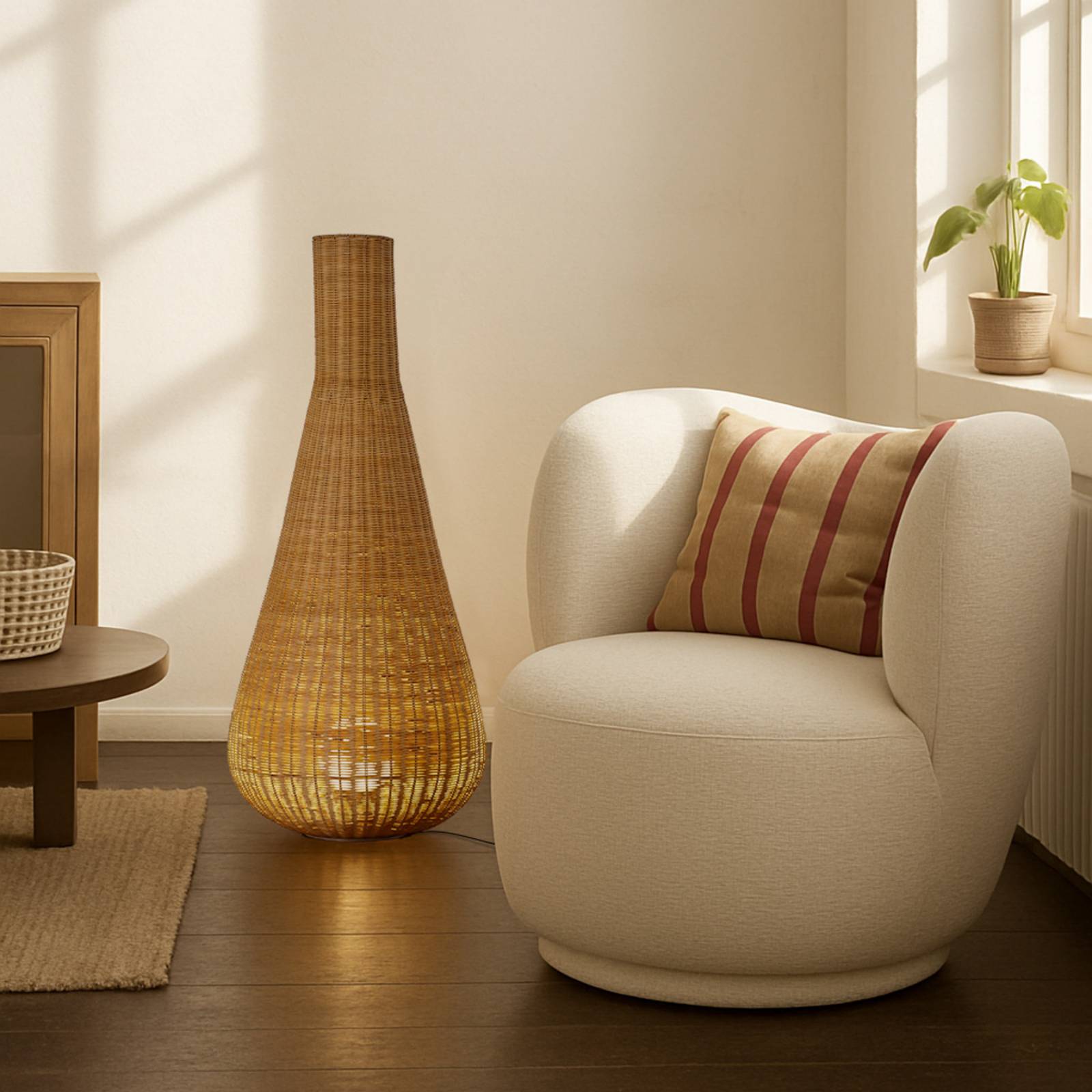 Stehlampe Takeo Lucande, Holz hell, für Wohn- / Esszimmer, Holz, Modern