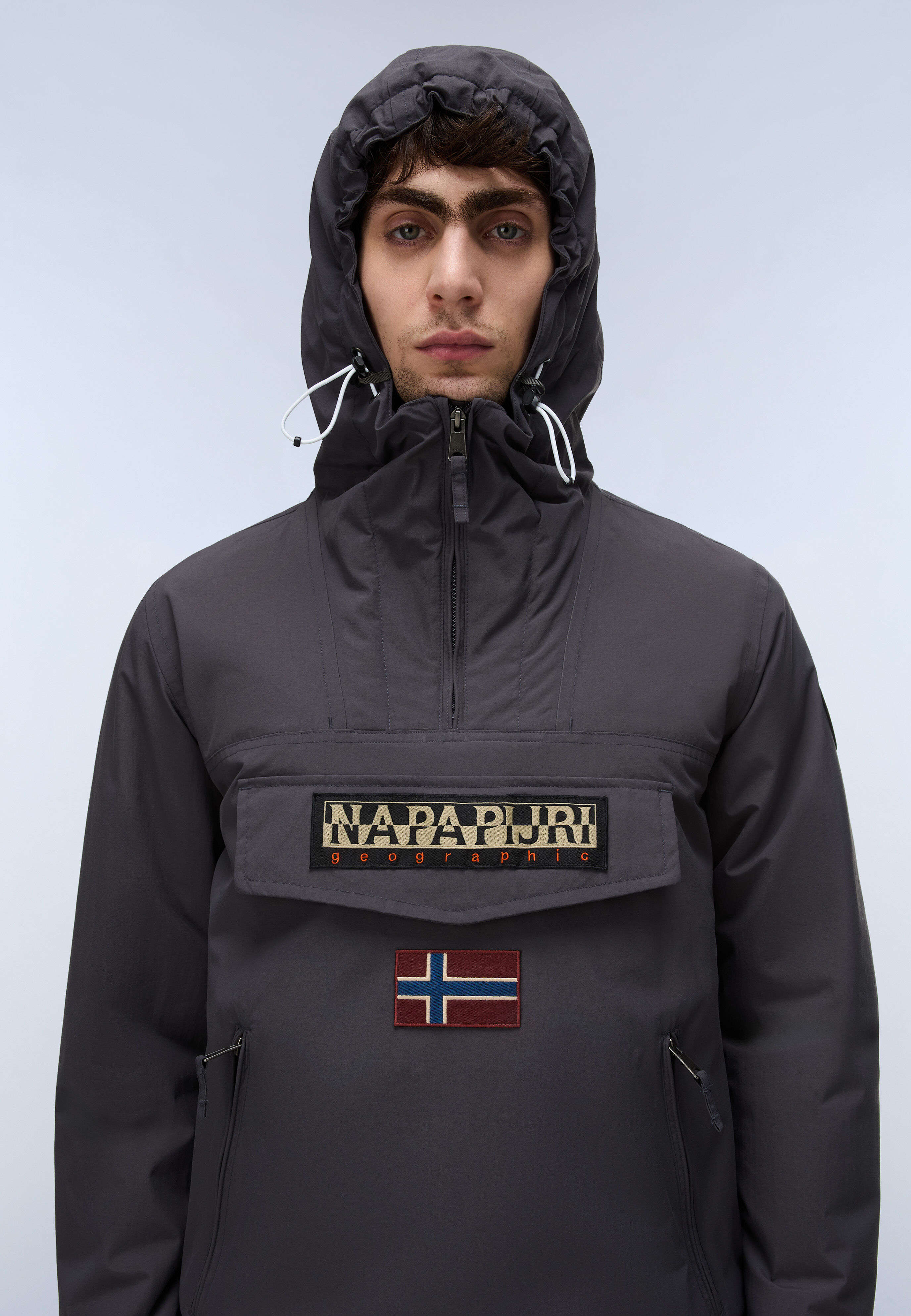 Anorak NAPAPIJRI "RAINFOREST POCKET 2 DARK GREY SOLID", Herren, Gr. S, grau (dunkelgrau solid), Obermaterial: 100% Polyamid, Jacken Anorak, mit sportlichem Schnitt, für Erwachsene, aus Polyamid dunkelgrau solid S