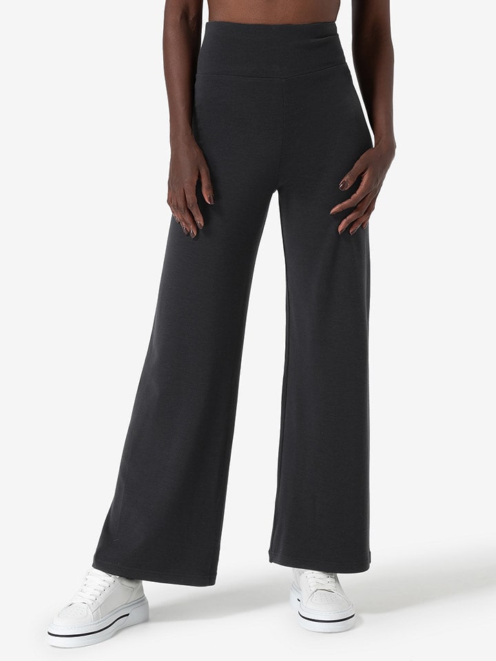 super.natural Hose "Comfy" in Schwarz - XL