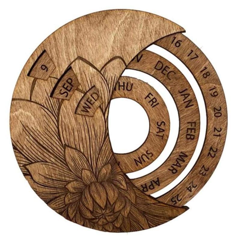 Handgemaakte houten perpetuele kalender voor op tafel