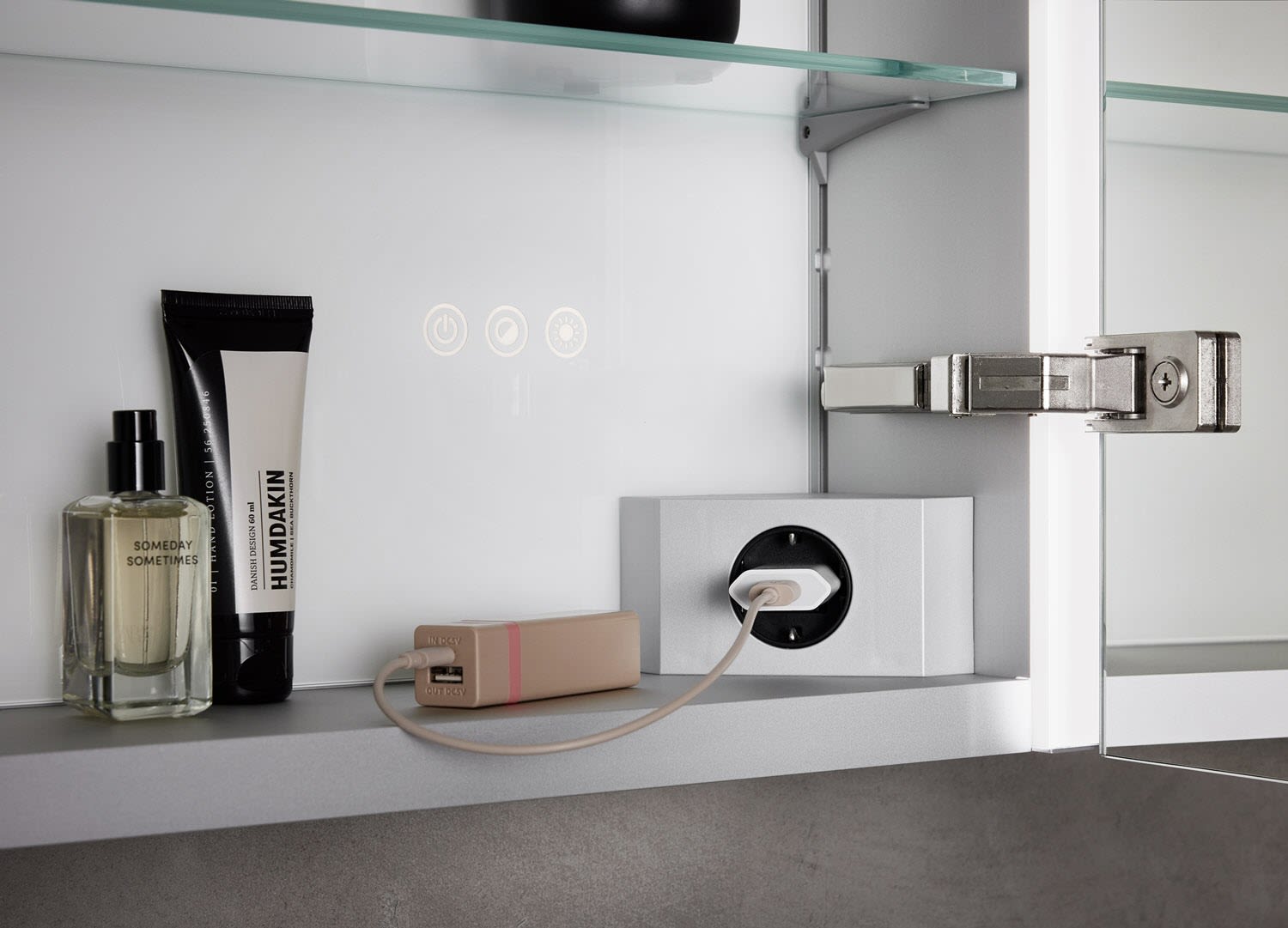 Emco prime 3 LED-Lichtspiegelschrank, 140  cm, 3 Türen, Unterputzmodell, Badmöbel, 949714407,