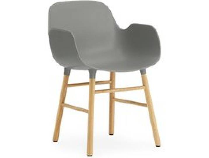Normann Copenhagen - Form Armlehnstuhl mit Holzgestell