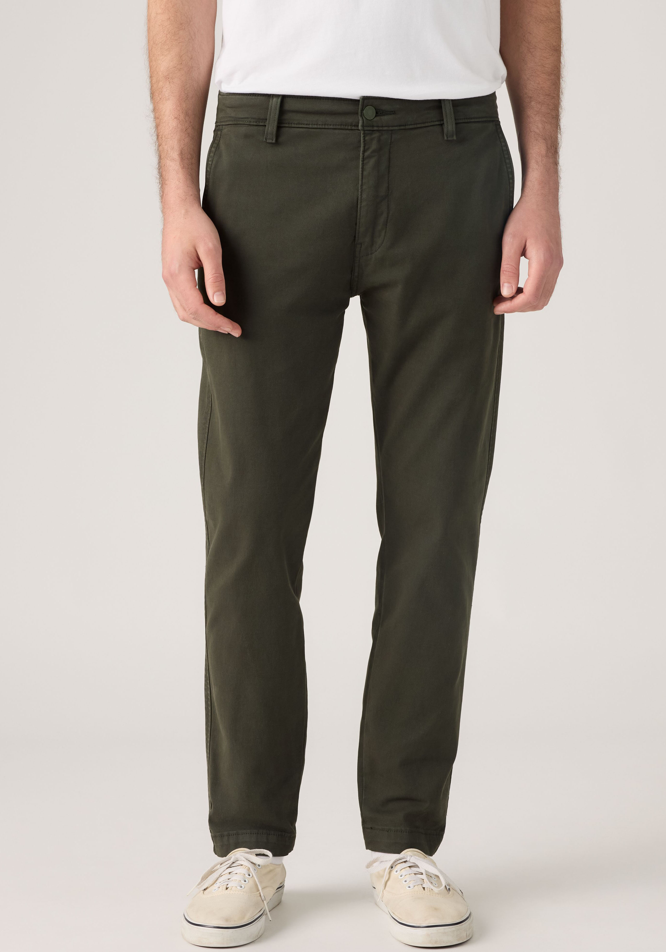 Chinohose LEVI'S "Chino Taper", Herren, Gr. 32, Länge 32, grün (komodo shady gd), Web, Obermaterial: 98% Baumwolle, 2% Elasthan, gerade, unten schmal knöchellang, Hosen Chinohose, mit optimalem Stretchanteil komodo shady gd 32, Länge 32