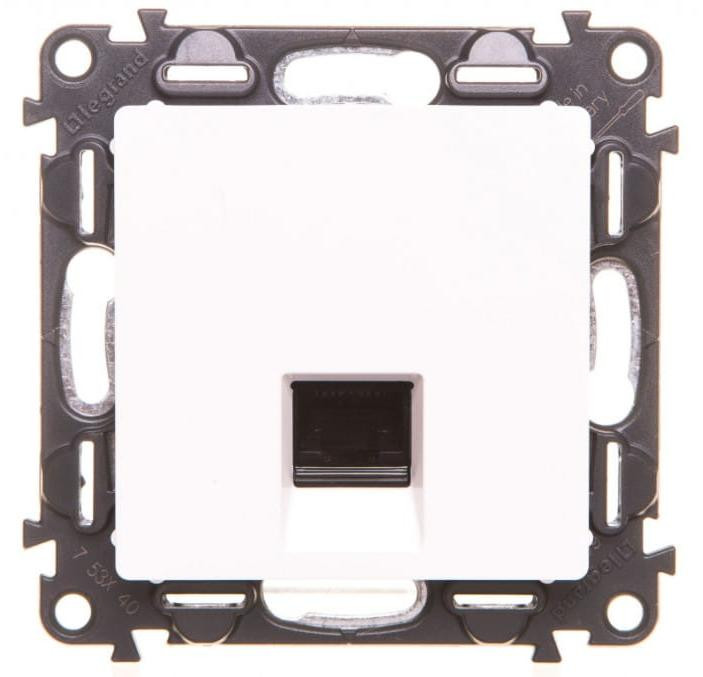 Legrand Valena Wandcontactdoos voor internet RJ45 wit