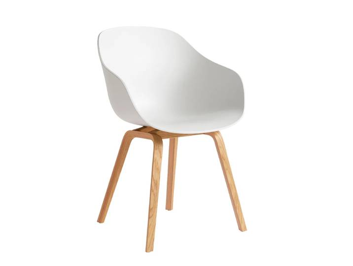 HAY - About A Chair AAC 222, Eiche lackiert / white 2.0 (Kunststoffgleiter)