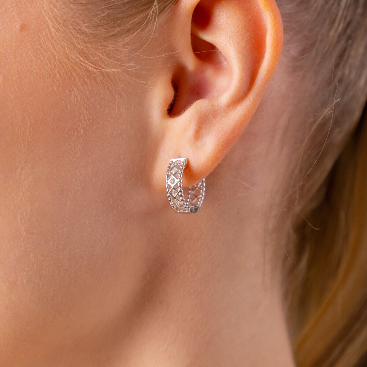 Lykken Casuals Huggie zirkoniasten hoops silver