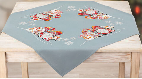 Stickmitteldecke "Winter-Family"