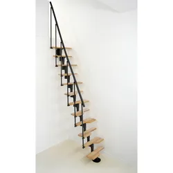 Minka Mittelholmtreppe Vienna 35 - 293,8cm Geschosshöhe Buche Schwarz