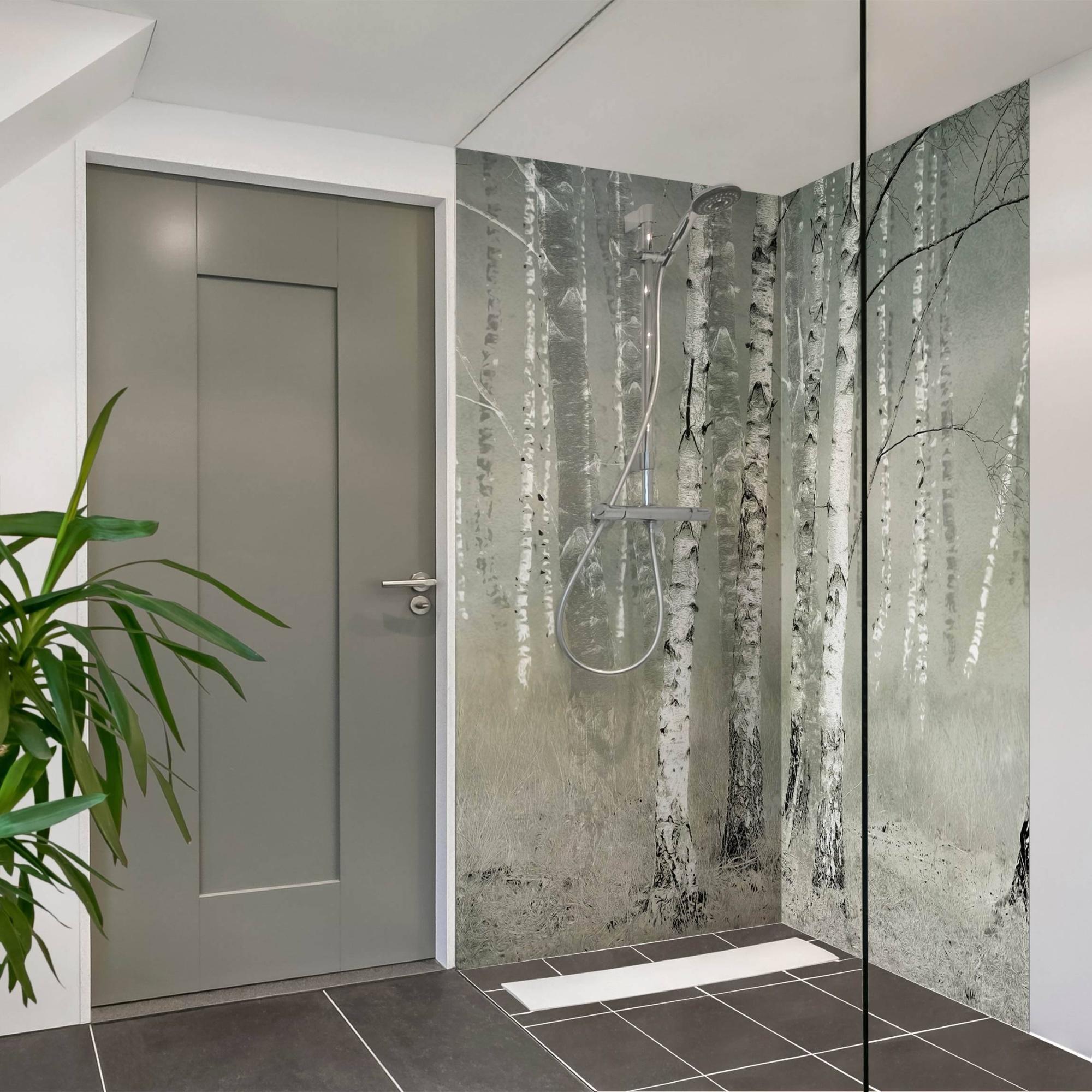 Duschrückwand Wald selbstklebend - 0.61 mm Wandpaneel wasserfest Wald grau Badrückwand fugenlos Premium matt 100x210 cm