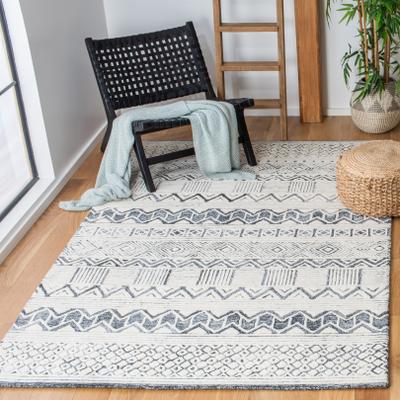 SAFAVIEH Handmade Roslyn Riia Wool Rug
