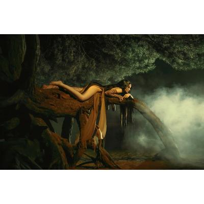 Papermoon "Frau in Höhle"