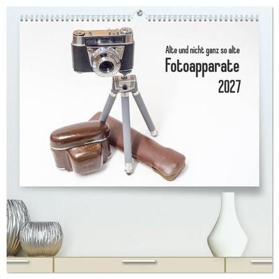 Alte und nicht ganz so alte Fotoapparate (hochwertiger Premium Wandkalender 2027 DIN A2 quer), Kunstdruck in Hochglanz