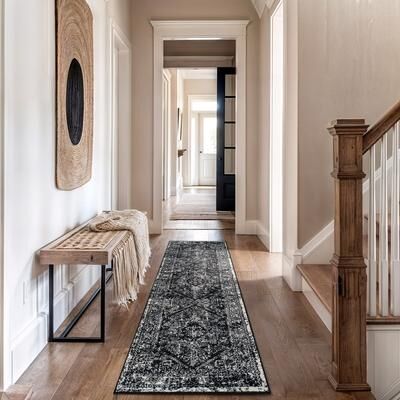 World Rug Gallery Black / Ivory Vintage Medallion Area Rug