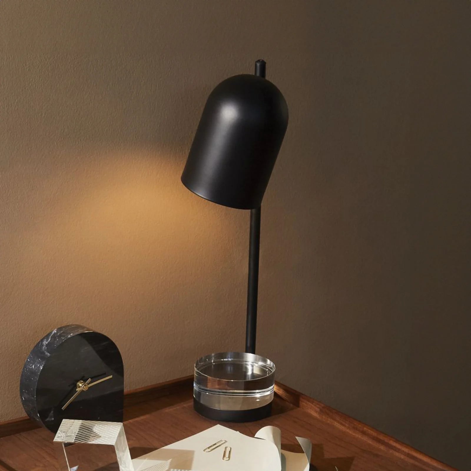 AYTM Luceo tafellamp zwart/helder - Modern design van metaal en glas voor de woonkamer