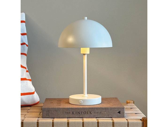 Stockholm Portable Tischleuchte Pearl White - Dyberg Larsen - Wohnzimmer - Skandinavisch - Metall - Mit Schirm