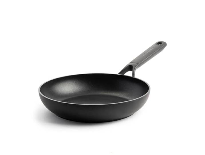 Kitchenaid Bratpfanne 24 cm - Classic - Hochwertige Antihaftbeschichtung und Aluminium Pfanne - Induktionsgeeignet mit ergonomischer griff - Backofenfest, Spülmaschinengeeignet