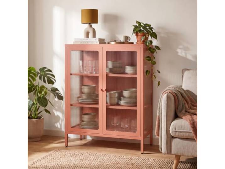 skølm Norns Metallkommode 80 cm, Glastüren, Terrakotta, geriffelte Front Vitrinenschrank, Sideboard mit 3 verstellbaren Fächern, Glasvitrine, Kommode Wohnzimmer & Flur, Buffetschrank, Metallschrank