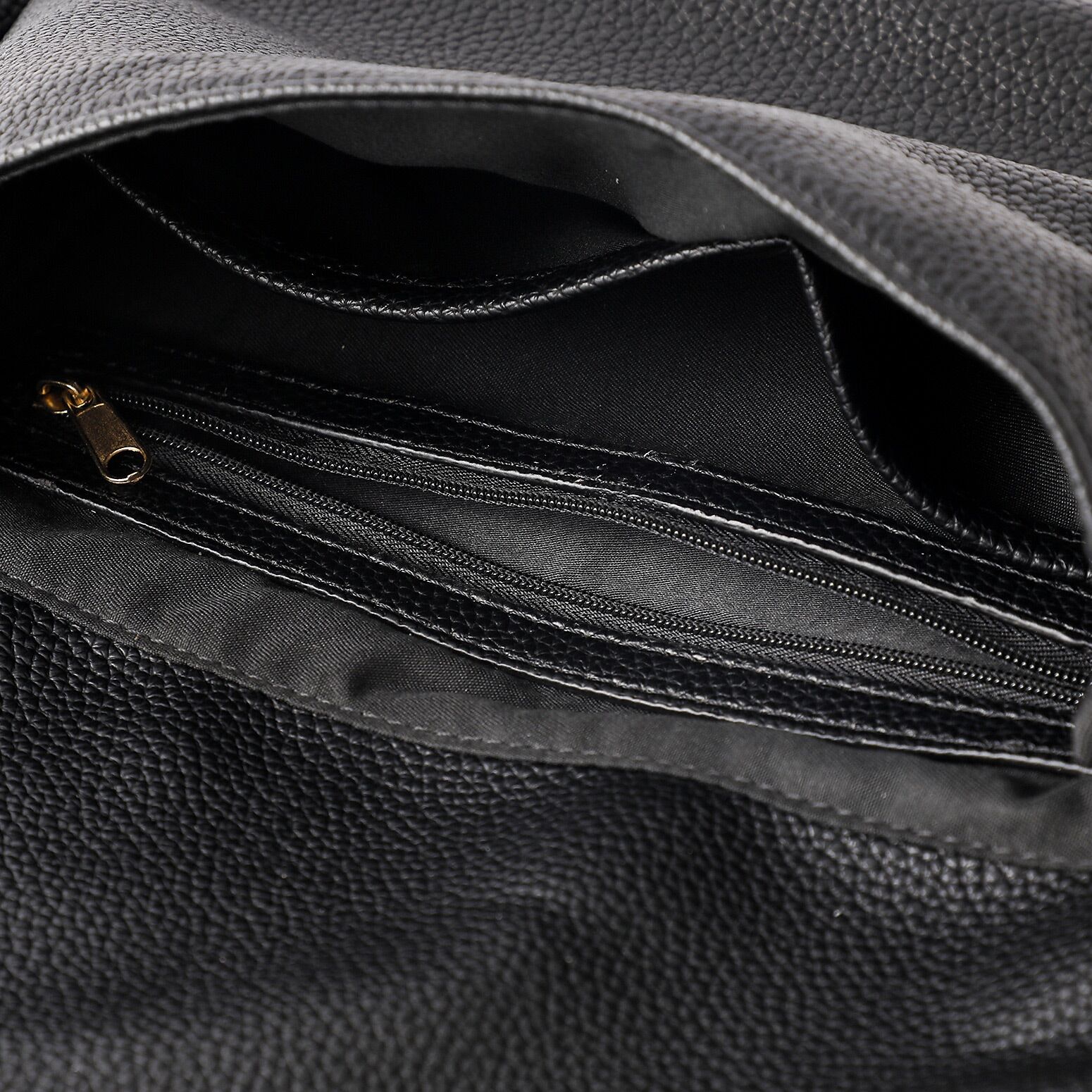 Umhängetasche MARCO TOZZI, Damen, Gr. B/H/T: 32cm x 25cm x 3cm, schwarz, Lederimitat, unifarben, Taschen Umhängetasche, Damen Handtasche, Schultertasche mit Logoschriftzug schwarz B/H/T: 32cm x 25cm x 3cm