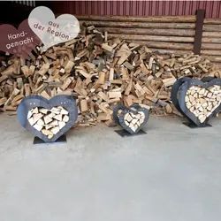 Stapelhilfe / Holzregal in Herzform - hangemacht aus Cortenstahl - Groß