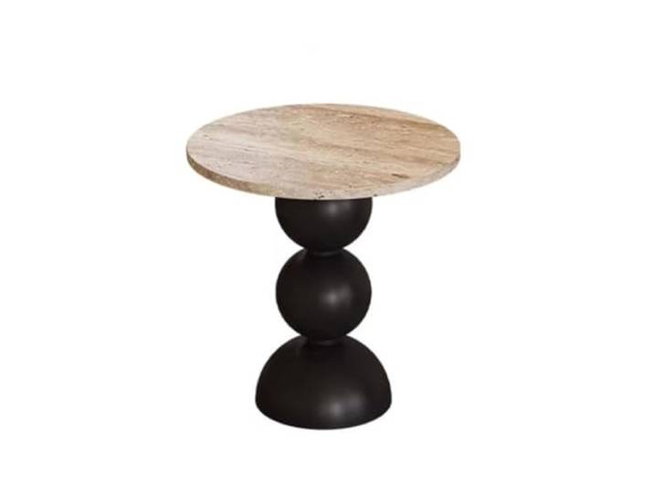 TEESONG Seitentische Wohnzimmer Im Wohnzimmer Es gibt mehrere künstlerische runde Tische neben dem einfachen Sofa in Travertin Seitentisch Wohnzimmer Couchtisch
