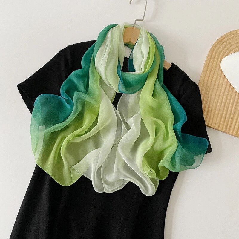 INF Schimmernder Schal: Eleganter Perlen-Chiffon-Schal Grün